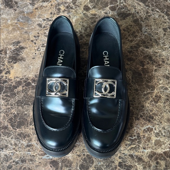 CHANEL Shoes - Chanel black shiny calf loafers moccasins chunky flats silver logo sz 37.5